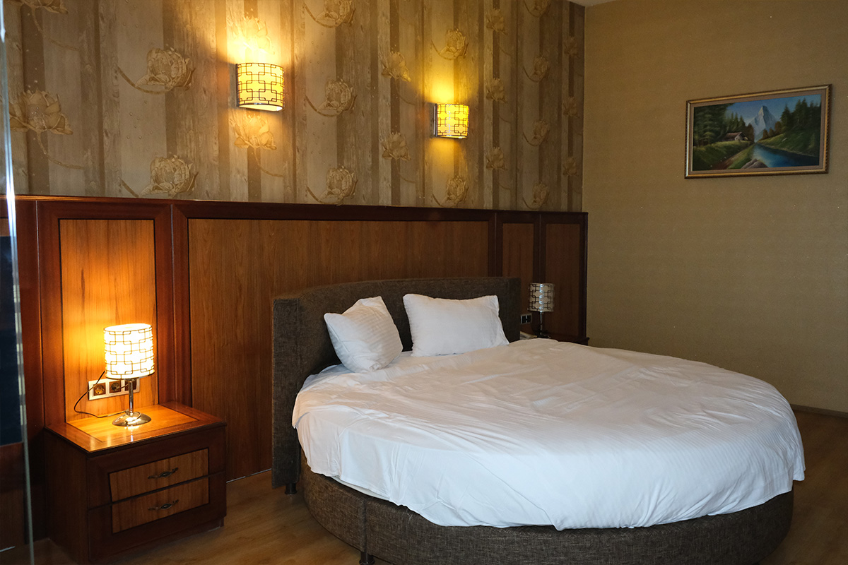 Valention Executive Suit